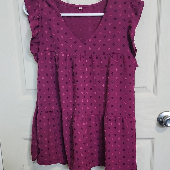 Elegant Sleeveless Plum Blouse with Polka Dots - Picture 1 of 2